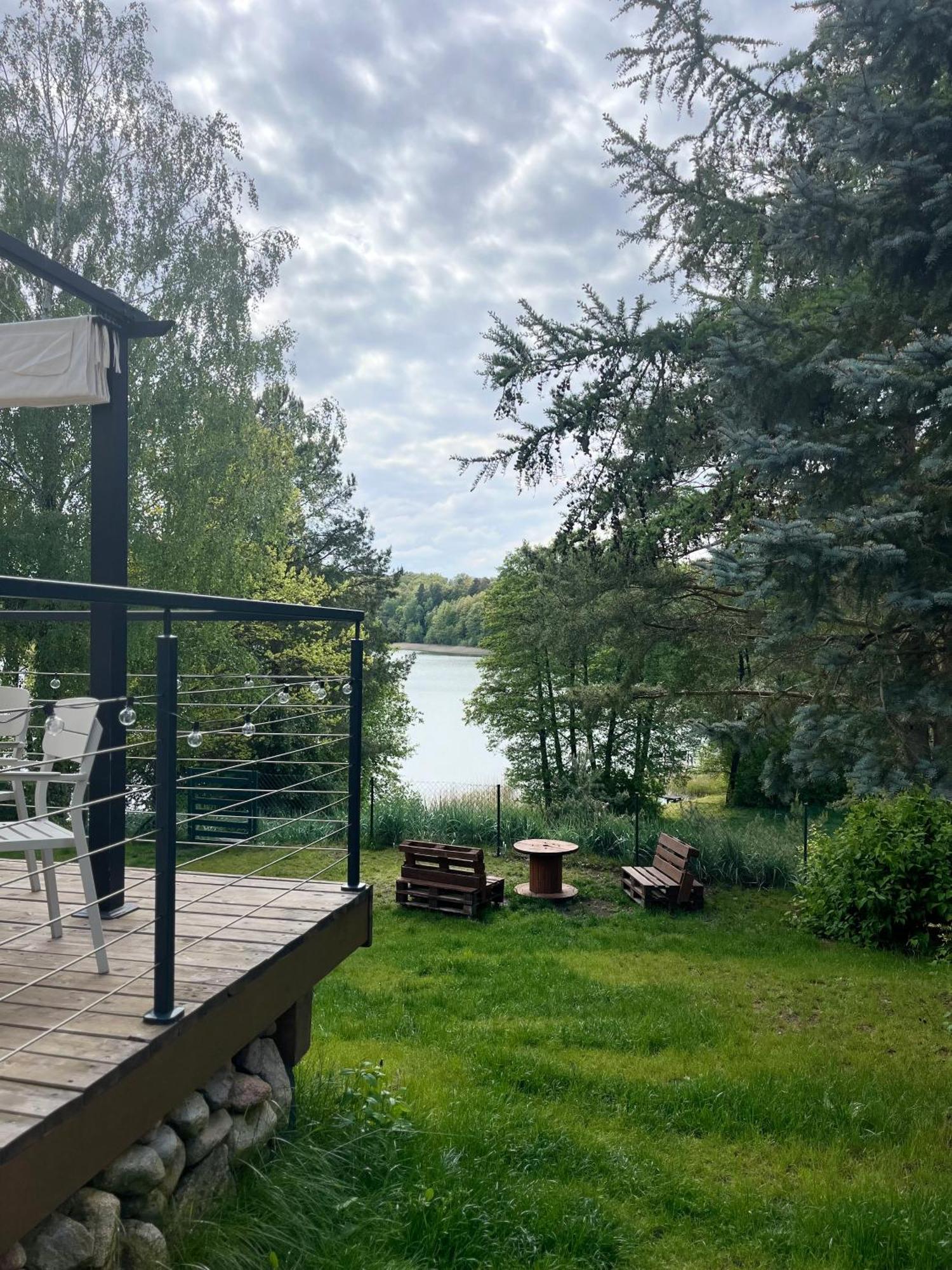 Dom Nad Jeziorem Gaja House Jadamowo Exterior photo